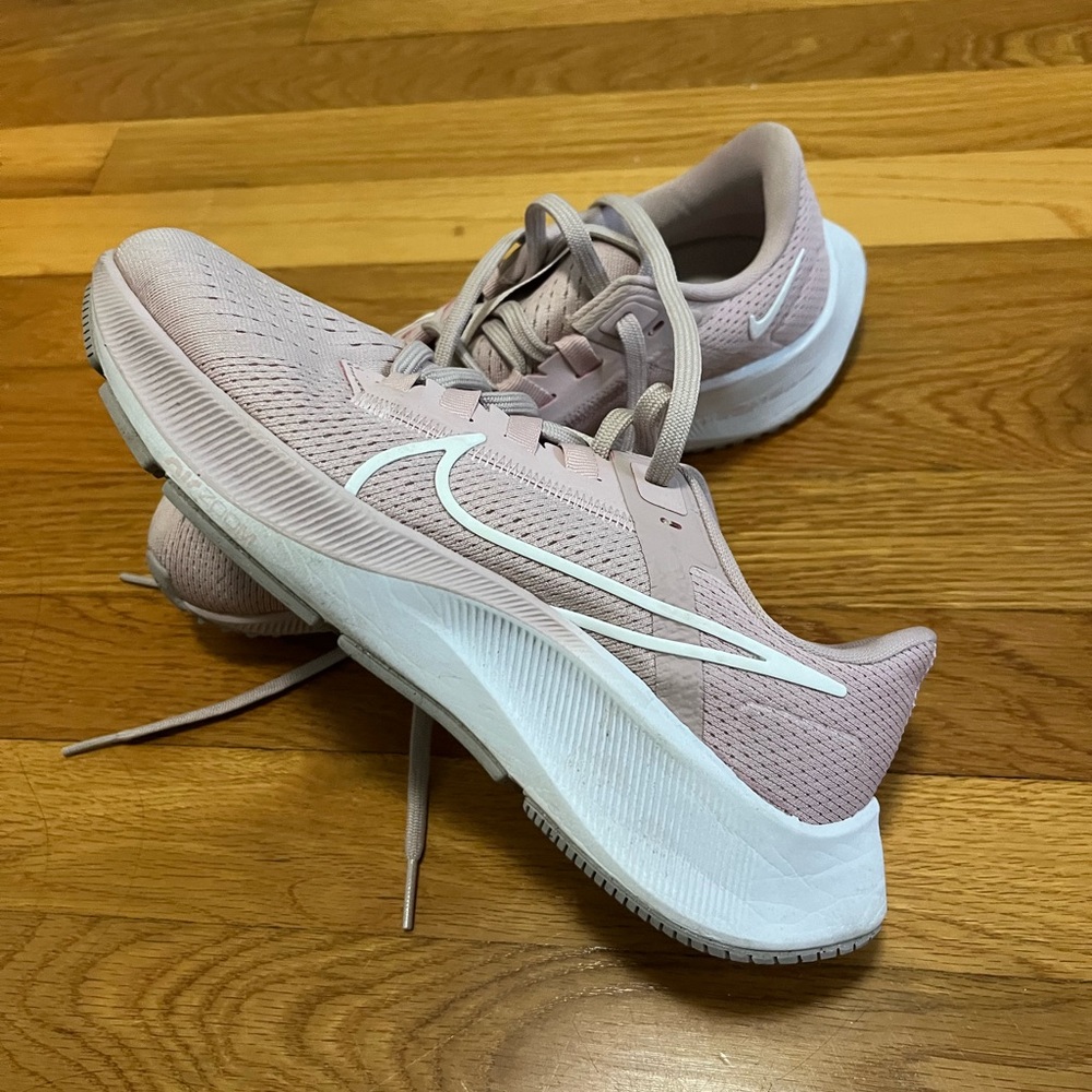 Nike Women's Pegasus 38 Running Shoes - Picture 1 of 5